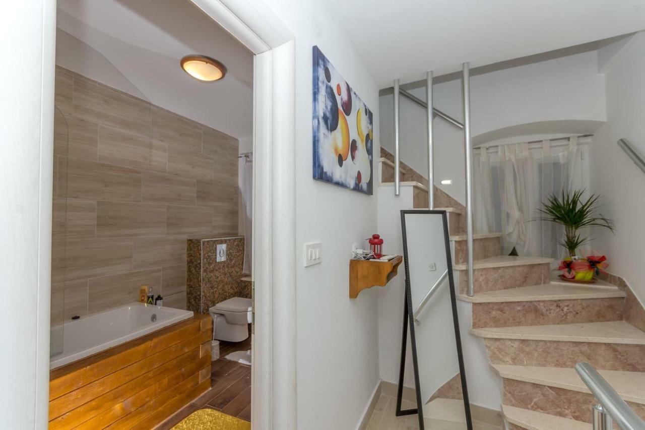 Dalmatinska Kuca Blanka Villa Kaštela Exterior foto